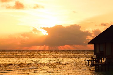 Maldivler güzel gün batımı