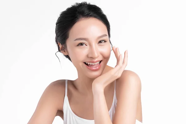 Beautiful Young Asian Woman Clean Fresh Skin White Background Face — Stock Photo, Image