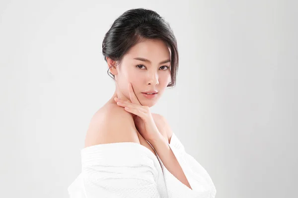 Beautiful Young Asian Woman Clean Fresh Skin White Background Face — Stock Photo, Image