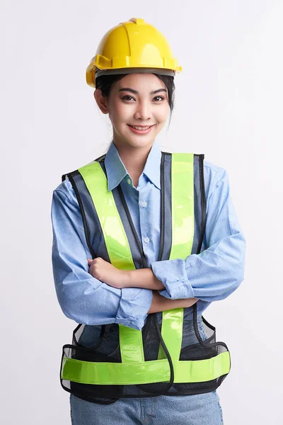 Mooie Jonge Aziatische Vrouw Ingenieur Veiligheidshelm Witte Achtergrond Constructie Concept — Stockfoto