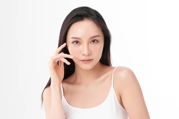 Schöne Junge Asiatische Frau Mit Sauberer Frischer Haut Auf Weißem — Stockfoto