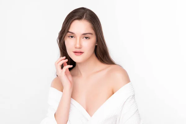 Mooie Jonge Vrouw Met Schone Frisse Huid Witte Achtergrond Gezichtsverzorging — Stockfoto
