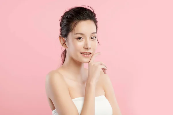 Beautiful Young Asian Woman Clean Fresh Skin Pink Background Face — Stock Photo, Image