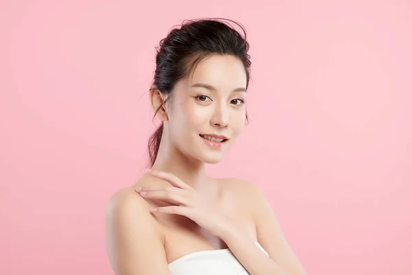 Beautiful Young Asian Woman Clean Fresh Skin Pink Background Face — Stock Photo, Image