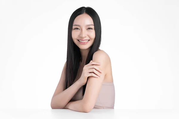 Beautiful Young Asian Woman Clean Fresh Skin White Background Face — Stock Photo, Image