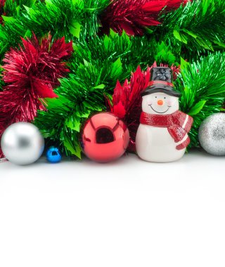 Noel süslemeleri beyaza izole edilmiş