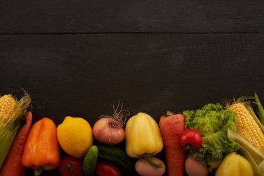 Tahta masada sebzeler