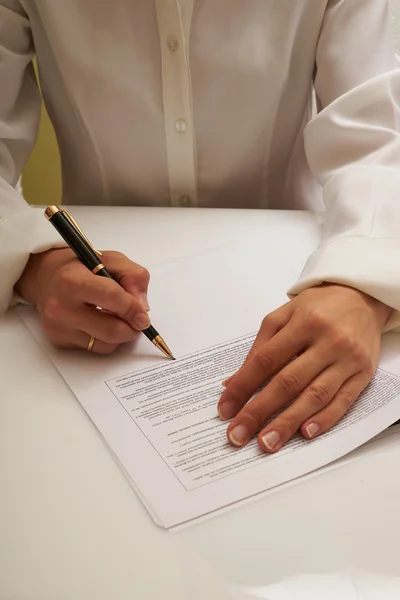 signing of the document contract