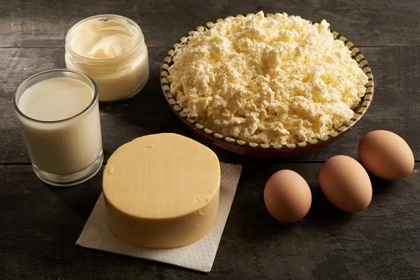Молочні продукти та яйця джерела білка — стокове фото