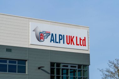 Tamworth, Staffordshire, İngiltere - 17 Şubat 2026: Birleşik Krallık merkezli uluslararası nakliye aracı Alpi UK Ltd.