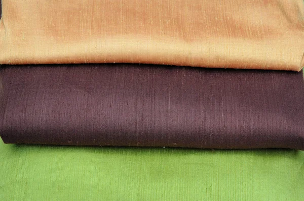 Tecidos de seda natural design de mão e tintura de mão — Fotografia de Stock