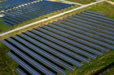 Güneş panelleri, güneş çiftlikleri