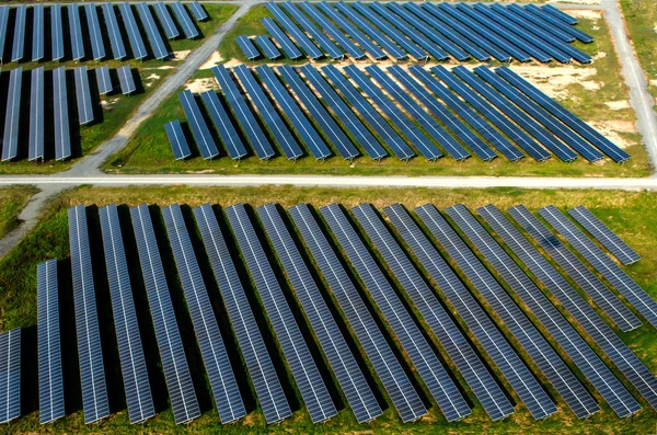 Paneles solares, granjas solares — Foto de Stock