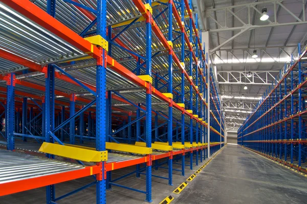 Depolama raf depo dağıtım merkezi