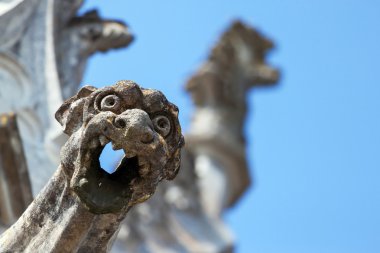 Çirkin yaratık ve heykeller içinde belgili tanımlık geçmiş