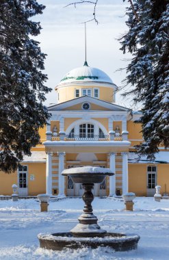 Güneşli bir kış eski konak 