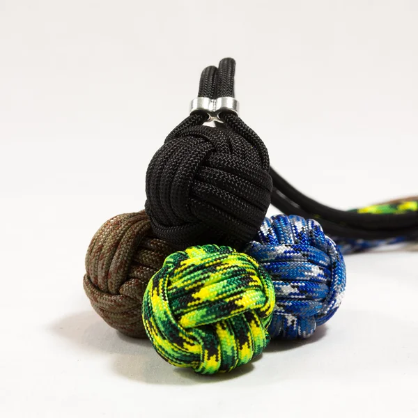 Paracord Ball Knoten farbig — Stockfoto