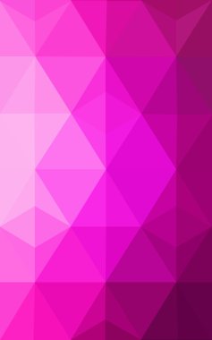 Üçgenler ve degrade origami tarzında oluşan pembe poligonal tasarım deseni.