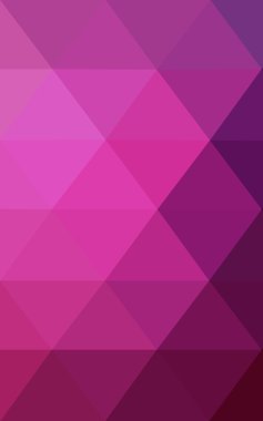 Üçgenler ve degrade origami tarzında oluşan koyu pembe poligonal tasarım deseni.