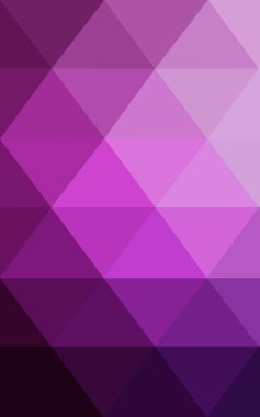 Üçgenler ve degrade origami tarzında oluşan koyu pembe poligonal tasarım deseni.