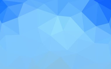 Üçgenler ve degrade origami tarzında oluşan ışık mavi köşeli tasarım deseni