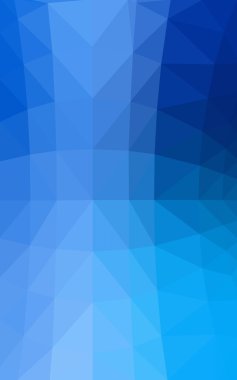 Üçgenler ve degrade origami tarzında oluşan ışık mavi köşeli tasarım deseni