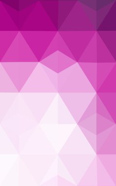 Üçgenler ve degrade origami tarzında oluşan pembe poligonal tasarım deseni.