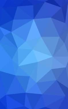 Üçgenler ve degrade origami tarzında oluşan ışık mavi köşeli tasarım deseni