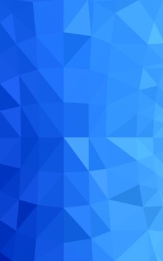 Üçgenler ve degrade origami tarzında oluşan ışık mavi köşeli tasarım deseni