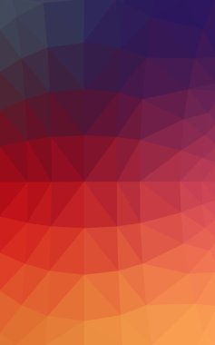 Üçgenler ve degrade origami tarzında oluşan hafif pembe-sarı poligonal tasarım deseni