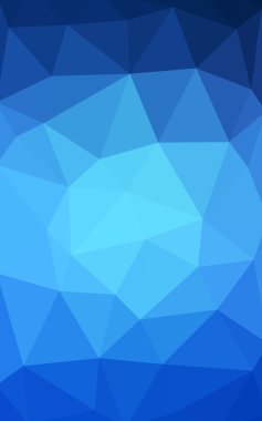 Üçgenler ve degrade origami tarzında oluşan ışık mavi köşeli tasarım deseni