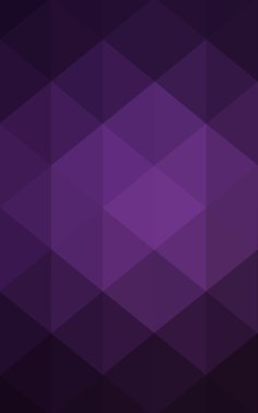 Üçgenler ve degrade origami tarzında oluşan koyu pembe poligonal tasarım deseni