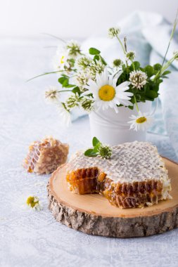 Arı kovanı. Arı ürün. Bal ile Servis Kahvaltı.