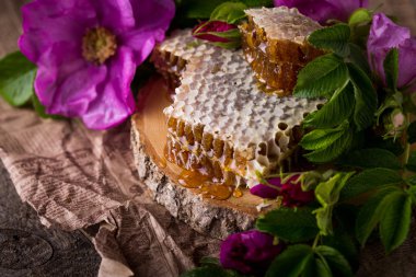 Arı kovanı. Arı ürün. Bal ile Servis Kahvaltı.
