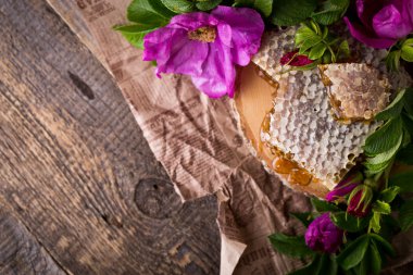 Arı kovanı. Arı ürün. Bal ile Servis Kahvaltı.