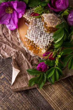 Arı kovanı. Arı ürün. Bal ile Servis Kahvaltı.