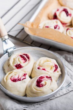 Tatlı tereyağı kek. Pişirme süreci.