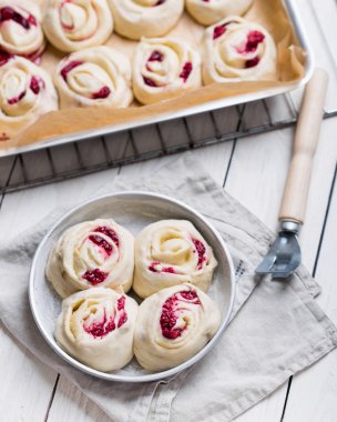 Tatlı tereyağı kek. Pişirme süreci.