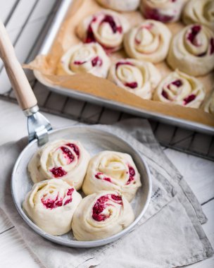 Tatlı tereyağı kek. Pişirme süreci.