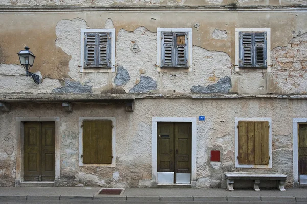 Akdeniz Caddesi evde