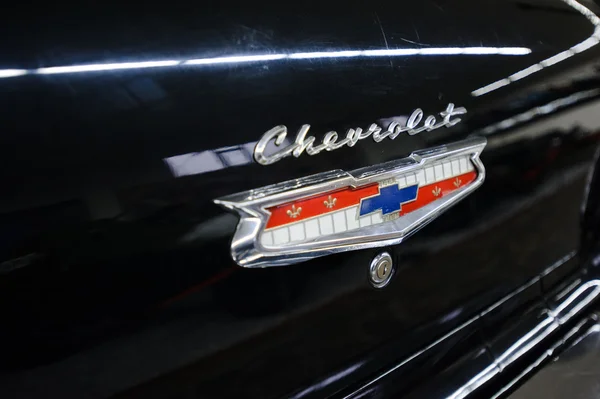 Siyah eski Chevrolet