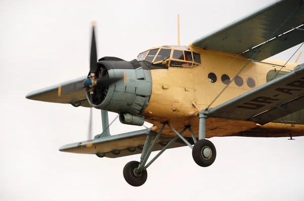 Airplane Antonov (AN-2) cornhusker in the air. "Agro-soyuz" air show. — Stock Photo, Image