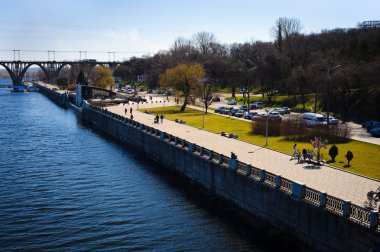 Dnepropetrovsk ve nehir Dnepr dolgu
