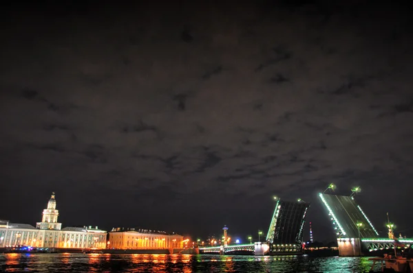 Hermoso reflejo del puente 3 — Foto de Stock