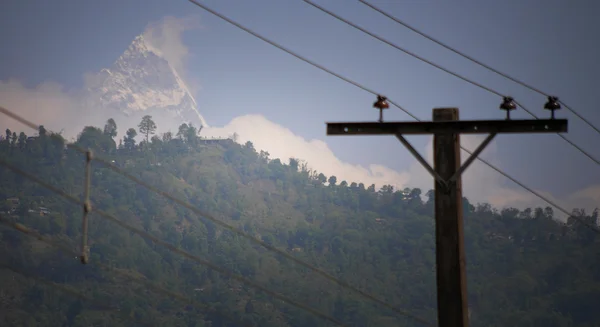 Annapurna perigosamente pico — Fotografia de Stock