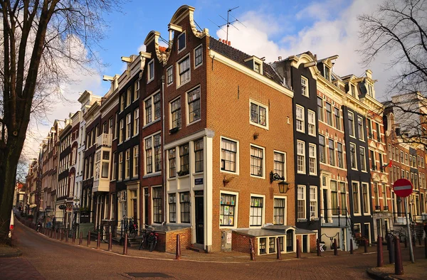 Huis in amsterdam — Stockfoto