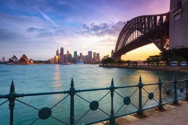 Vista da paisagem urbana de Sydney ao pôr do sol — Fotografia de Stock