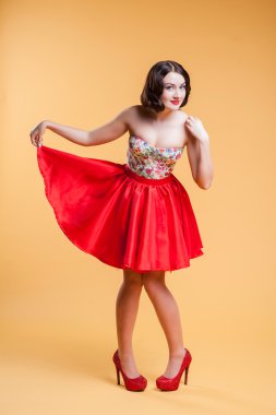 yukarı, özgürlük, mutluluk, dudaklar, sürpriz, zevk, rüzgar, merdiven, duygular, bacaklar, oturur, kahkaha, danslar, merdiven merdiven, gider, atlar, özel, pin-up, kasıtlı