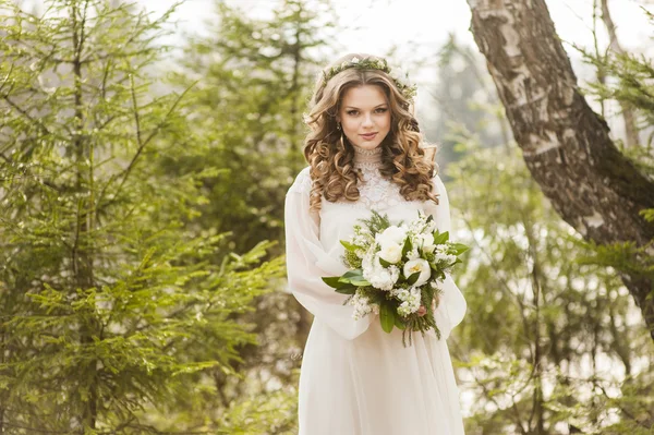 Bröllop på våren i park med inredning — Stockfoto