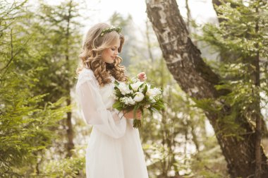 Bahar Düğün bir dekor ile parkta